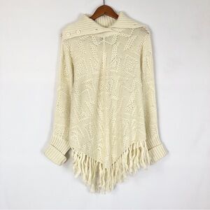 NEW Handknits by Storybook Knits Poncho with Sleeves Cream‎ Size M Button